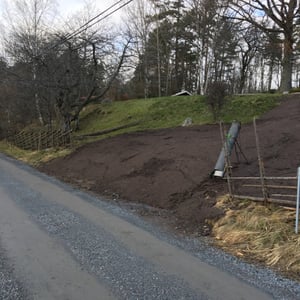 Demonterad gärdsgård vid grävning