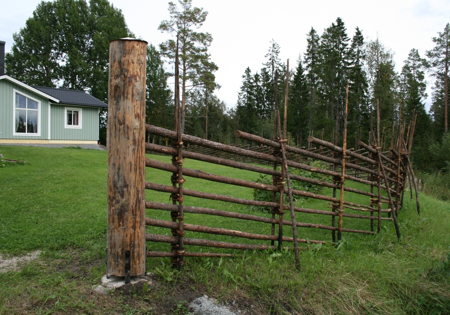 Grindstolpe_gärdsgård